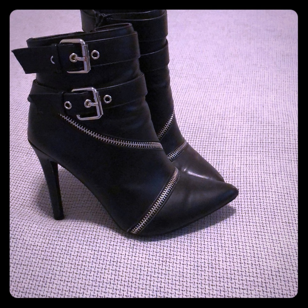 Black vegan leather moto boots. Sexy, 6.5